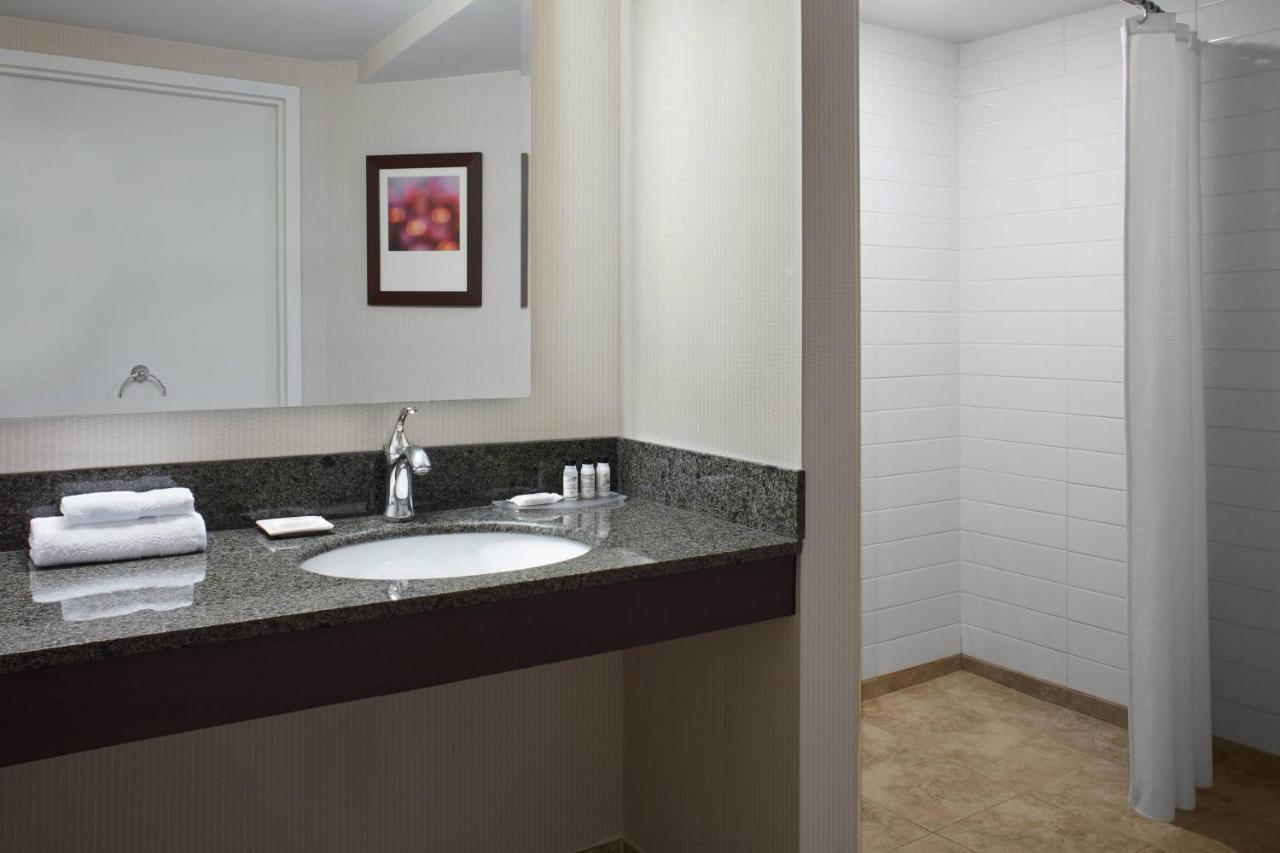Delta Hotels By Marriott Beausejour Moncton Ngoại thất bức ảnh